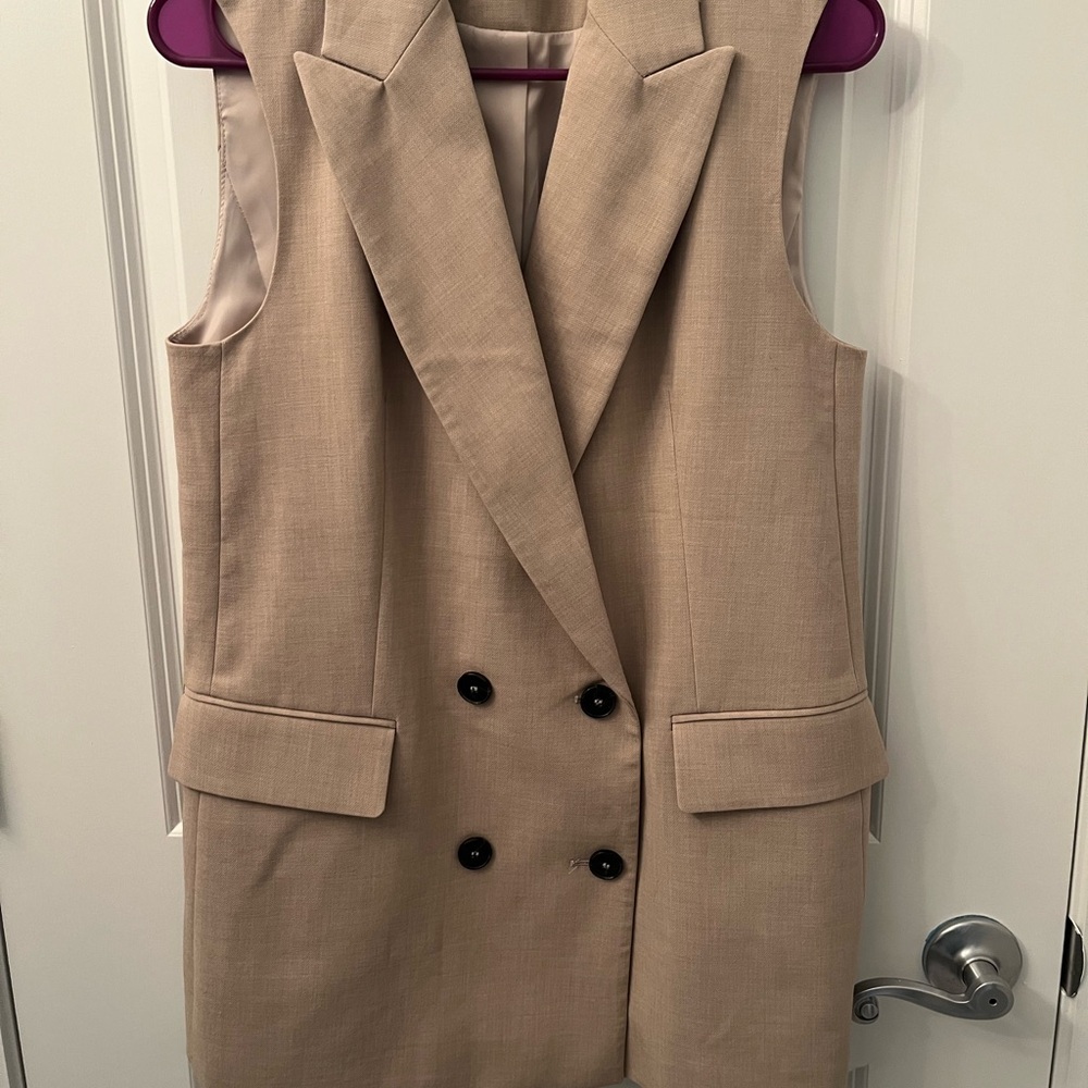 Zara Light Tan Sleeveless Blazer